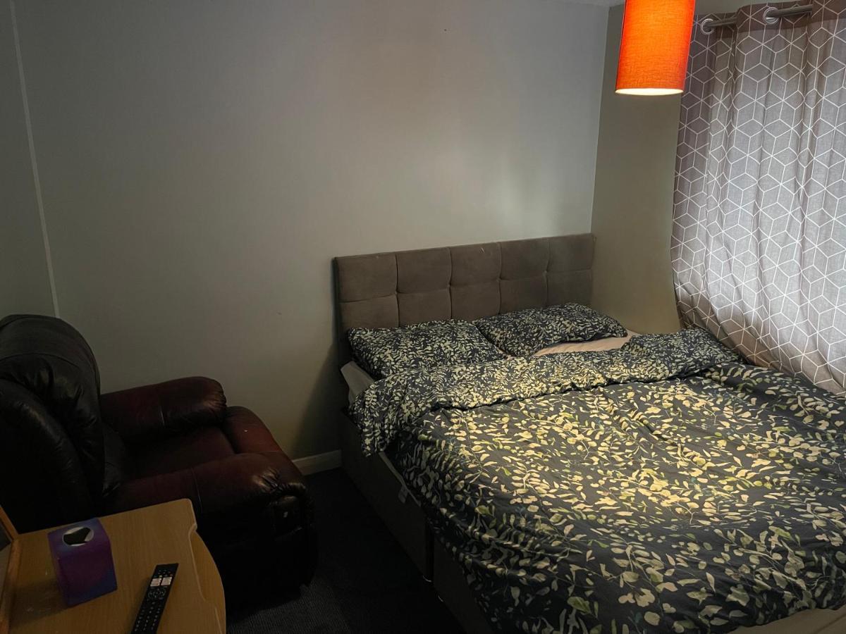 1 Bedroom In 3Bed House Бристоль Экстерьер фото
