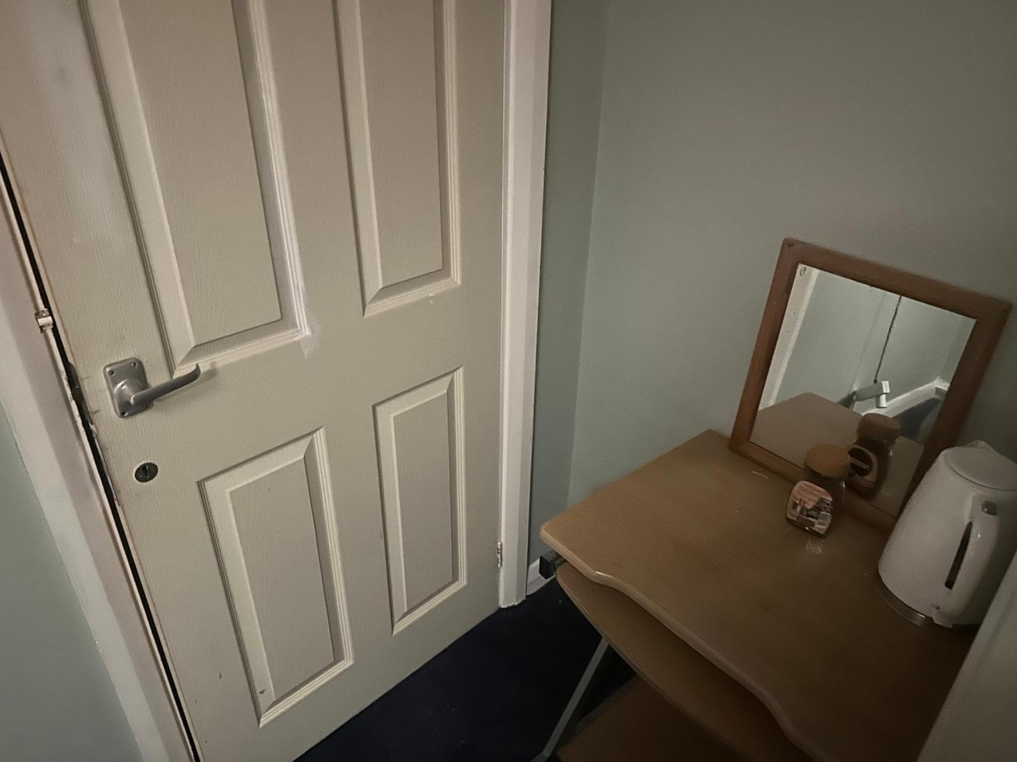 1 Bedroom In 3Bed House Бристоль Экстерьер фото